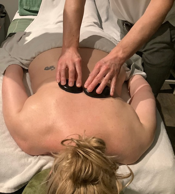 De Puur Hotstone massage is geschikt bij