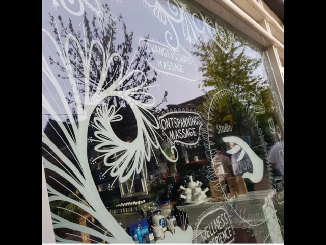 De Puur Winkel is, van dinsdag tot en met zaterdag, geopend tussen de massages door