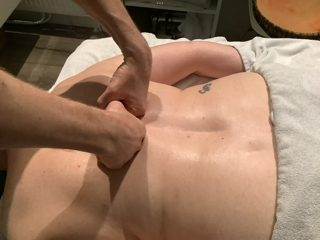 Zo verloopt een Puur Deep Tissue Massage bij Studio Puur