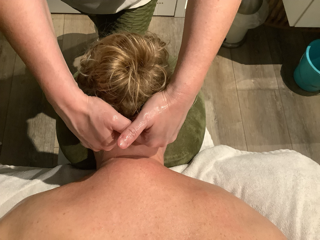 Waarom de Puur Nekmassage Special?